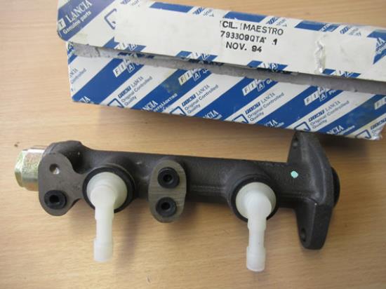 793309 Hoofdremcilinder