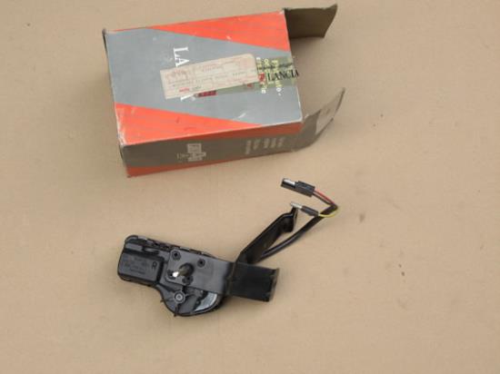 82417768 Koplampwissermotor