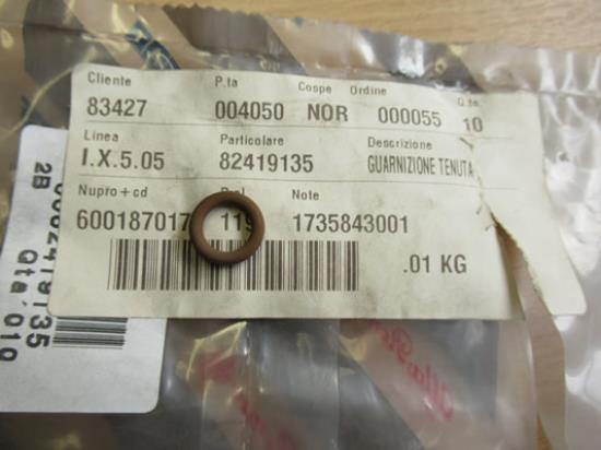 82419135 Pakking brandstoftank