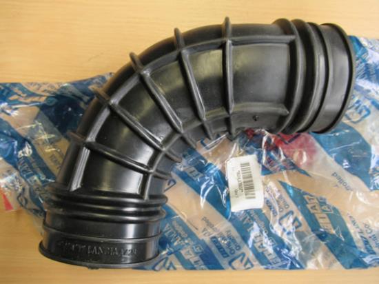 82433937 Slang luchtfilter