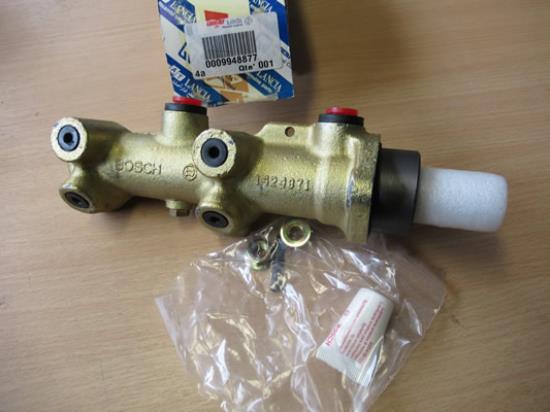 9948877 Hoofdremcilinder