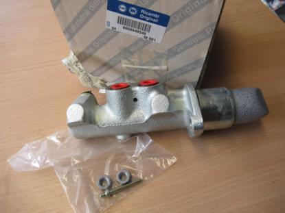 9949548 Hoofdremcilinder