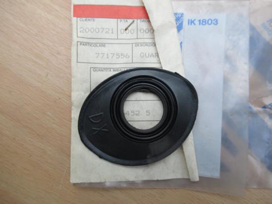 7717556 Afdichtingsrubber dakdrager rechts