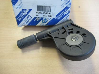 82436697 Stoelverstelling voorzijde links