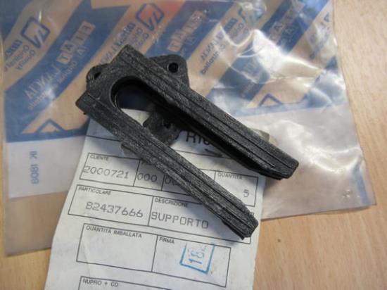 82437666 Bumpersteun achterzijde