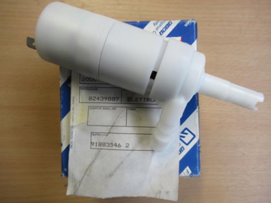 82439887 Ruitensproeierpomp