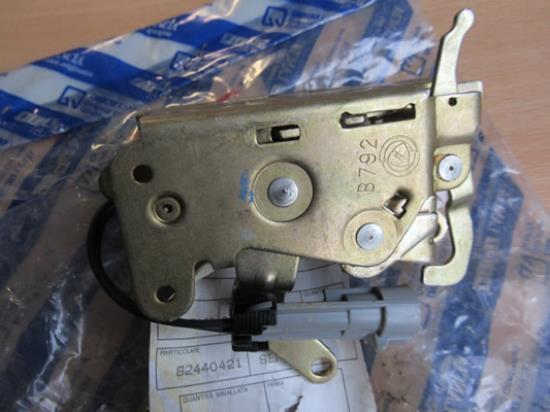 82440421 Slot deur achterzijde links