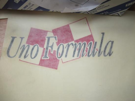 7767640 Embleem Uno Formula