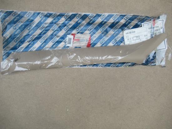 735298328 Sierstuk raamstijl linkerzijde