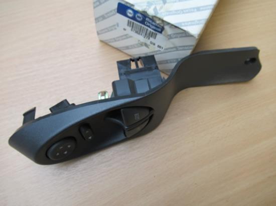 735241273 Raambedieningspaneel links