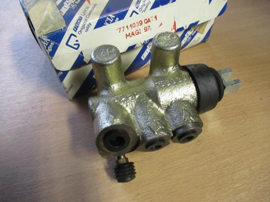 7711039 Remkrachtregelaar