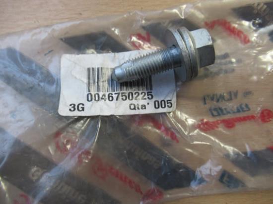 46750225 Bout M10x1.5