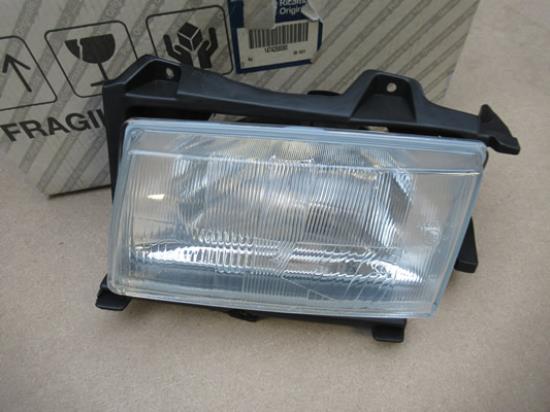 1474268080 Koplamp linkerzijde