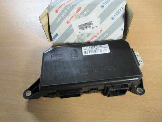 51747358 Deur computer