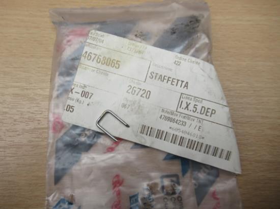 46768065 Klem bumper