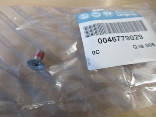 46779029 Bout M6 x 12