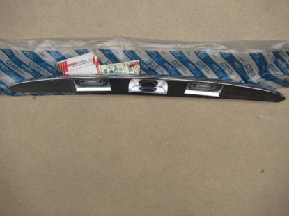 735350103 Sierlijst achterklep met kentekenverlichting