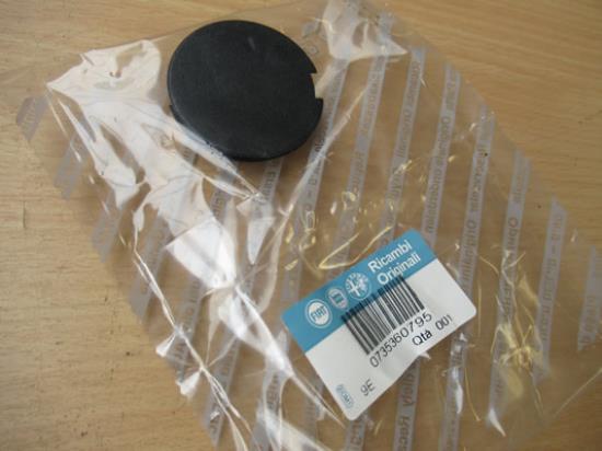 735360795 Plug bumper