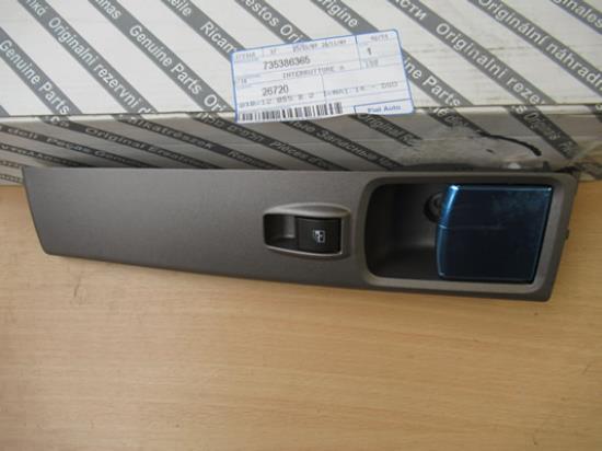 735386365 Schakelaar rechterzijde