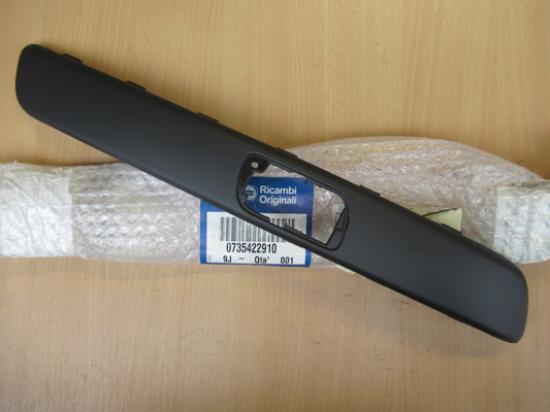 735422910 Sierlijst voorbumper rechterzijde