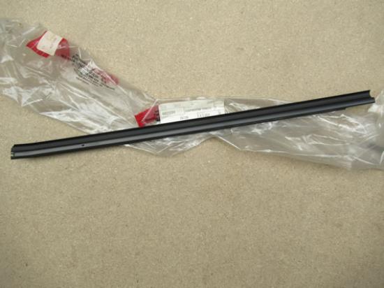 46521724 Raamrubber linkerzijde