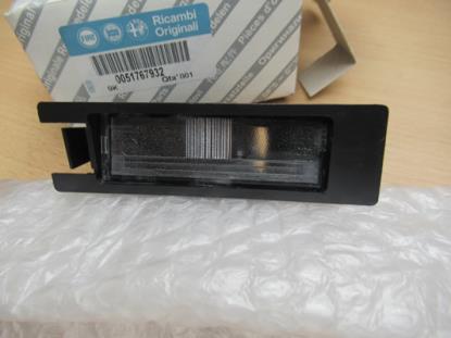 51767932 Kentekenverlichting rechts