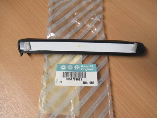 51789621 Sierstrip rechterzijde