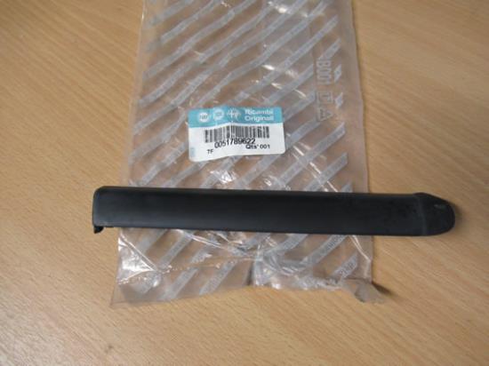 51789622 Sierstrip rechterzijde