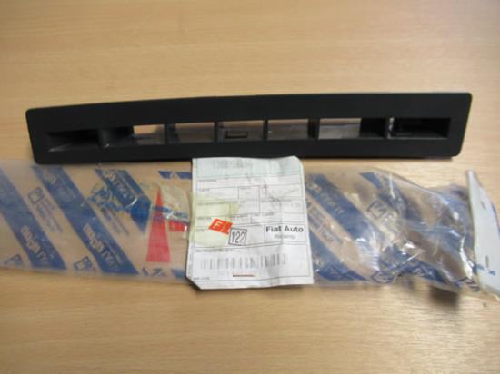 1300720650 Ventilatierooster linkerzijde