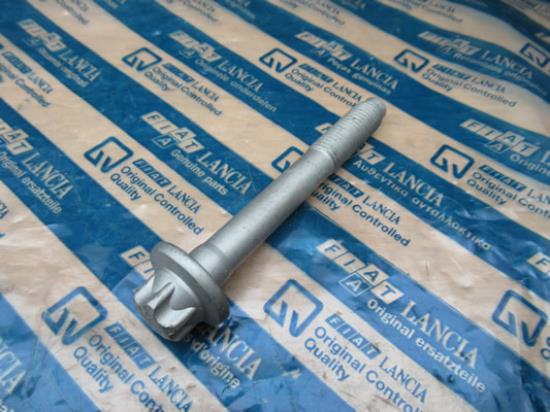 811900048 Bout M12x1.75x90