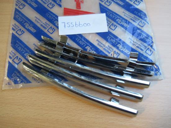 7556600 Sierlijst set radiatorgrille