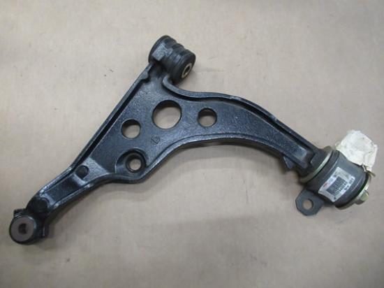 1331940080 Draagarm rechtsvoor