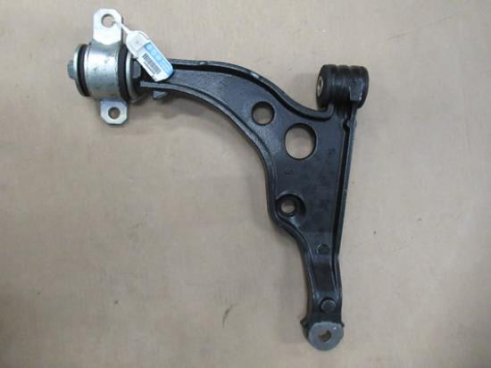 1339464080 Draagarm links voorzijde