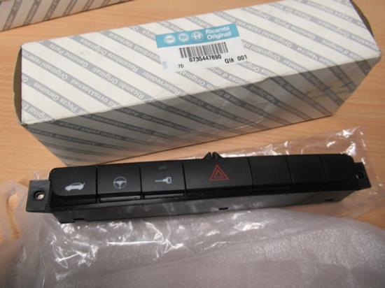 735447690 Bedieningspaneel