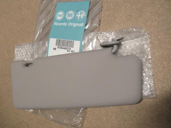 735448279 Zonneklep linkerzijde