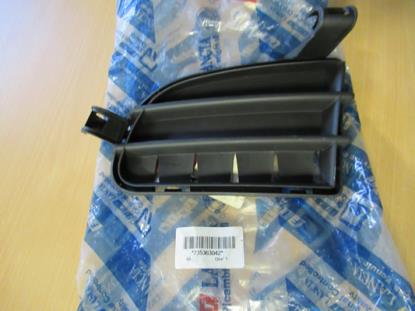 735363042 Grille linkerzijde