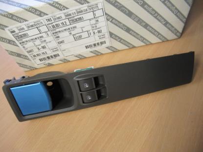 735363951 Raamschakelaar linksvoor