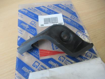 7736094 Beschermplaat rechterzijde