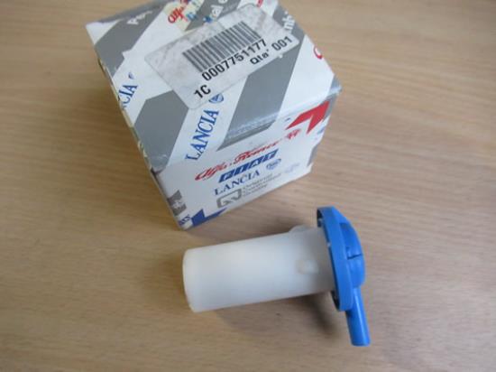 7751177 Brandstofklep