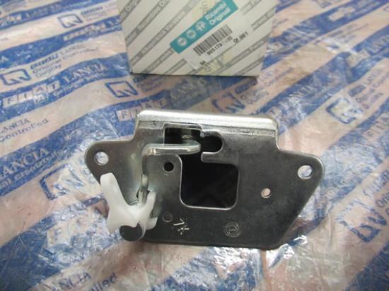 51796135 Slotplaat achterklep