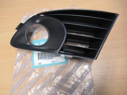 735386685 Grille mistlamp linkervoorzijde