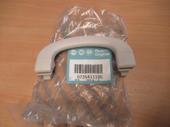 735411105 Handgreep voorzijde