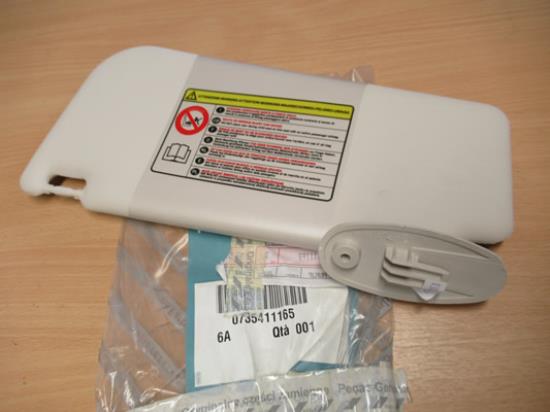 735411165 Zonneklep rechterzijde