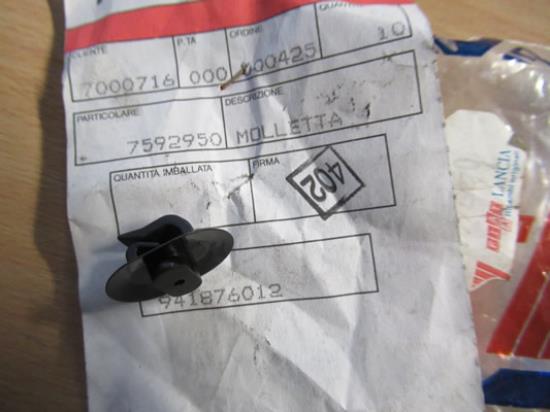 7592950 Veertje deur achterzijde