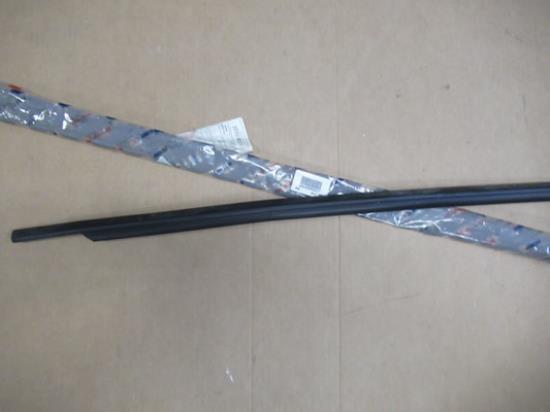 46835027 Raamrubber rechterzijde