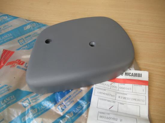 180448760 Sierstuk stoel rechtervoorzijde