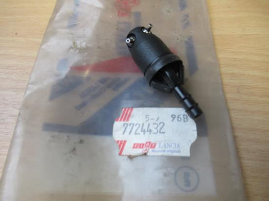 7724432 Ruitenwisser sproeikop achterzijde