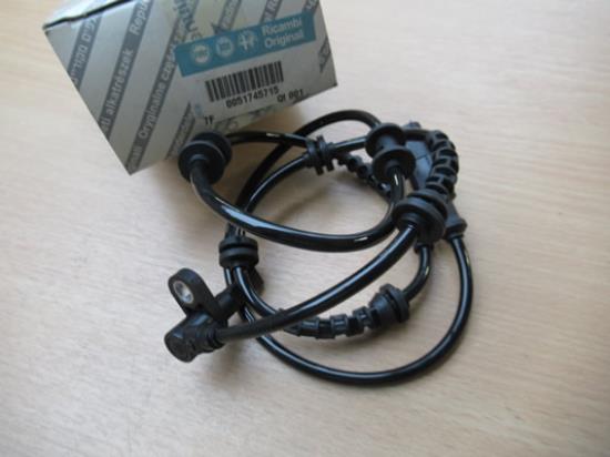 51745715 ABS Sensor voorzijde