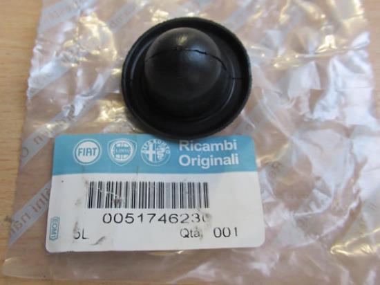 51746230 Plug