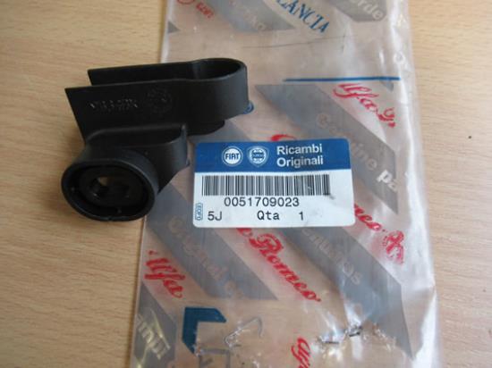 51709023 Beugel aircocondensor rechterzijde